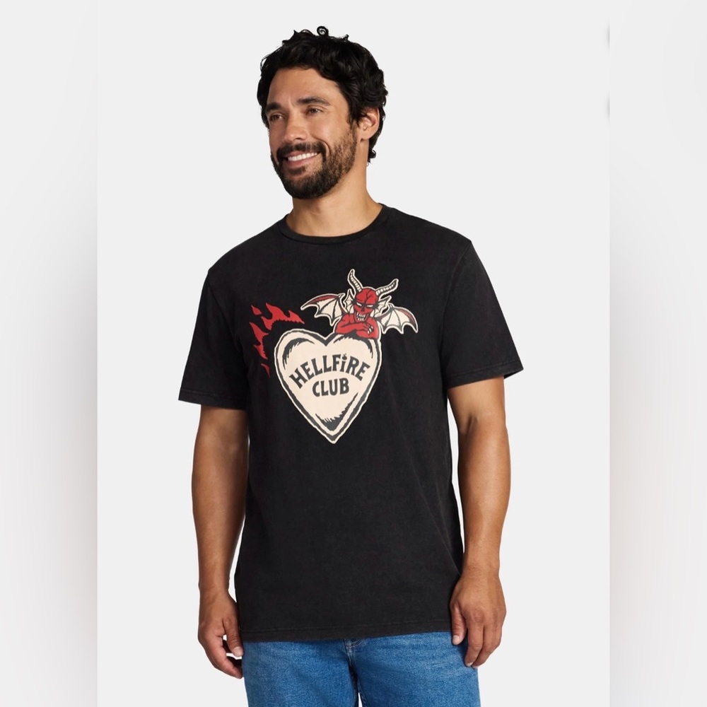 NWT Netflix Stranger Things Hellfire Club Graphic Tee 🔥 Men’s M